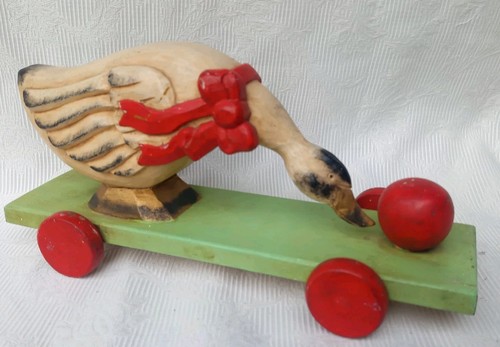 Altes holzspielzeug gans - altes,