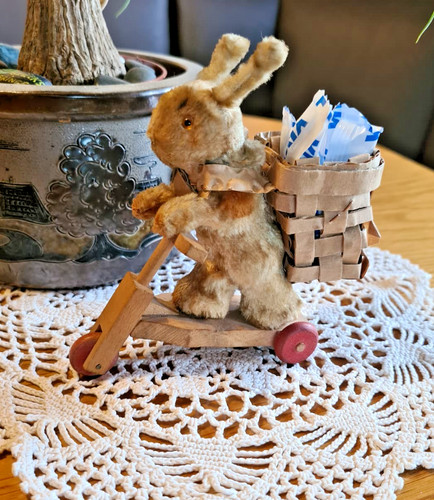 Holzspielzeug hase mit roller - mit,