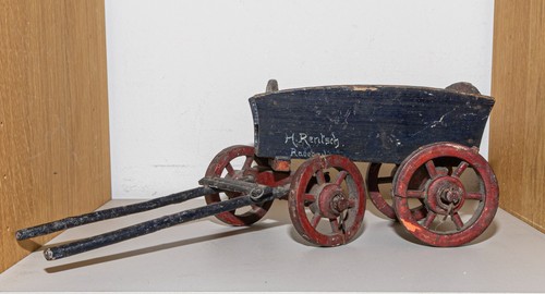 Antiker holzwagen mit - antiker,
