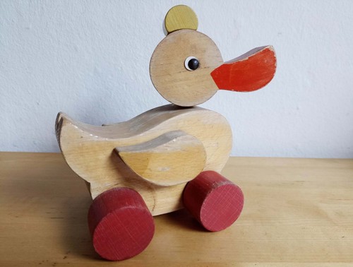 Holzente mit rädern - holzente,