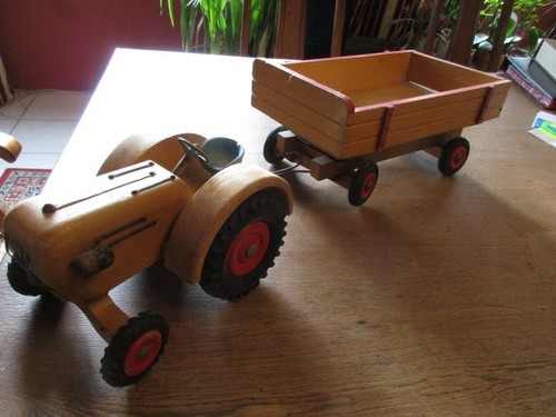 Traktor mit hänger holz - holz, firma